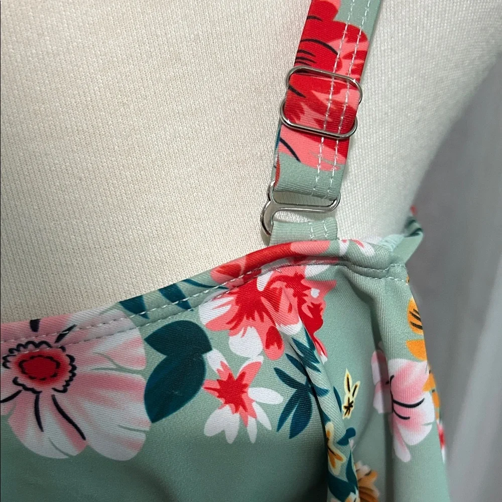 Floral Ruffle Swimsuit - Picture 4 of 8